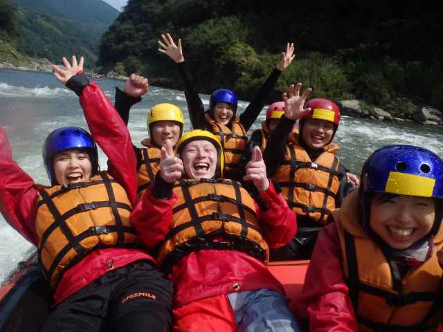 Enjoy rafting with your friends